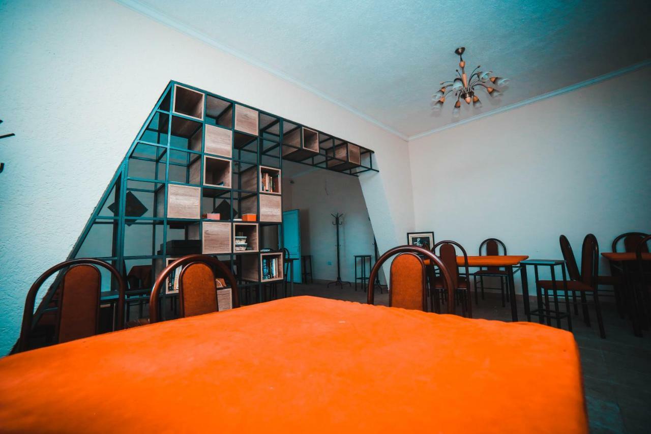 Capsule Hotel Technocave Bishkek Exterior foto
